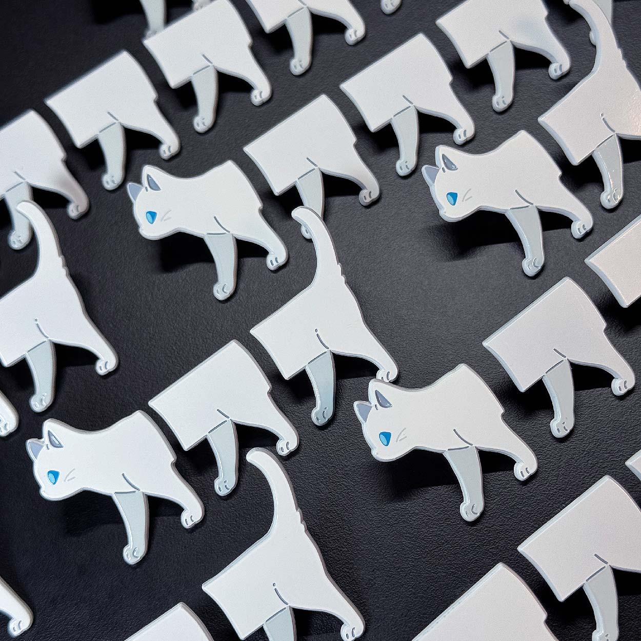 PANORAMIC CAT – Enamel Pin