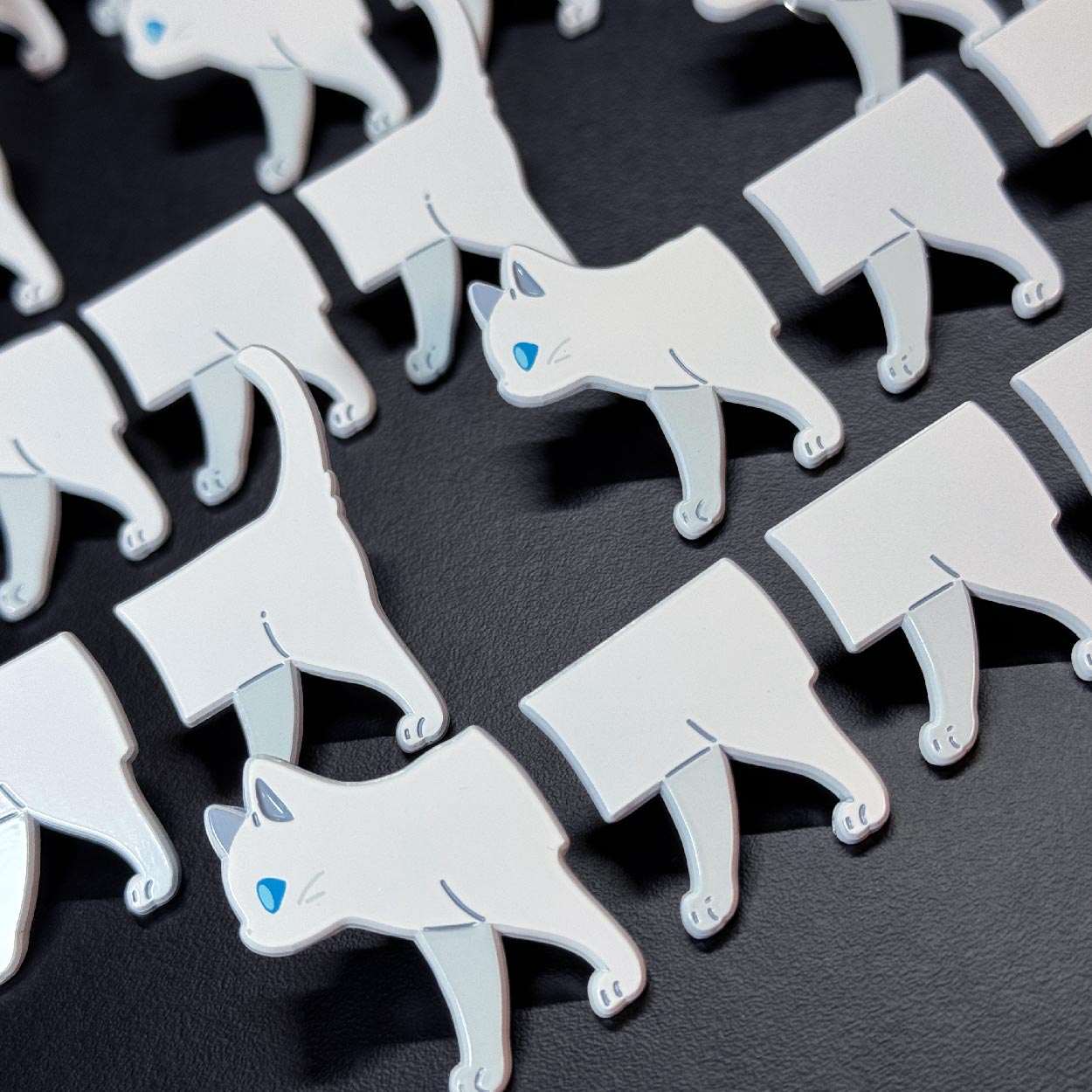 PANORAMIC CAT – Enamel Pin